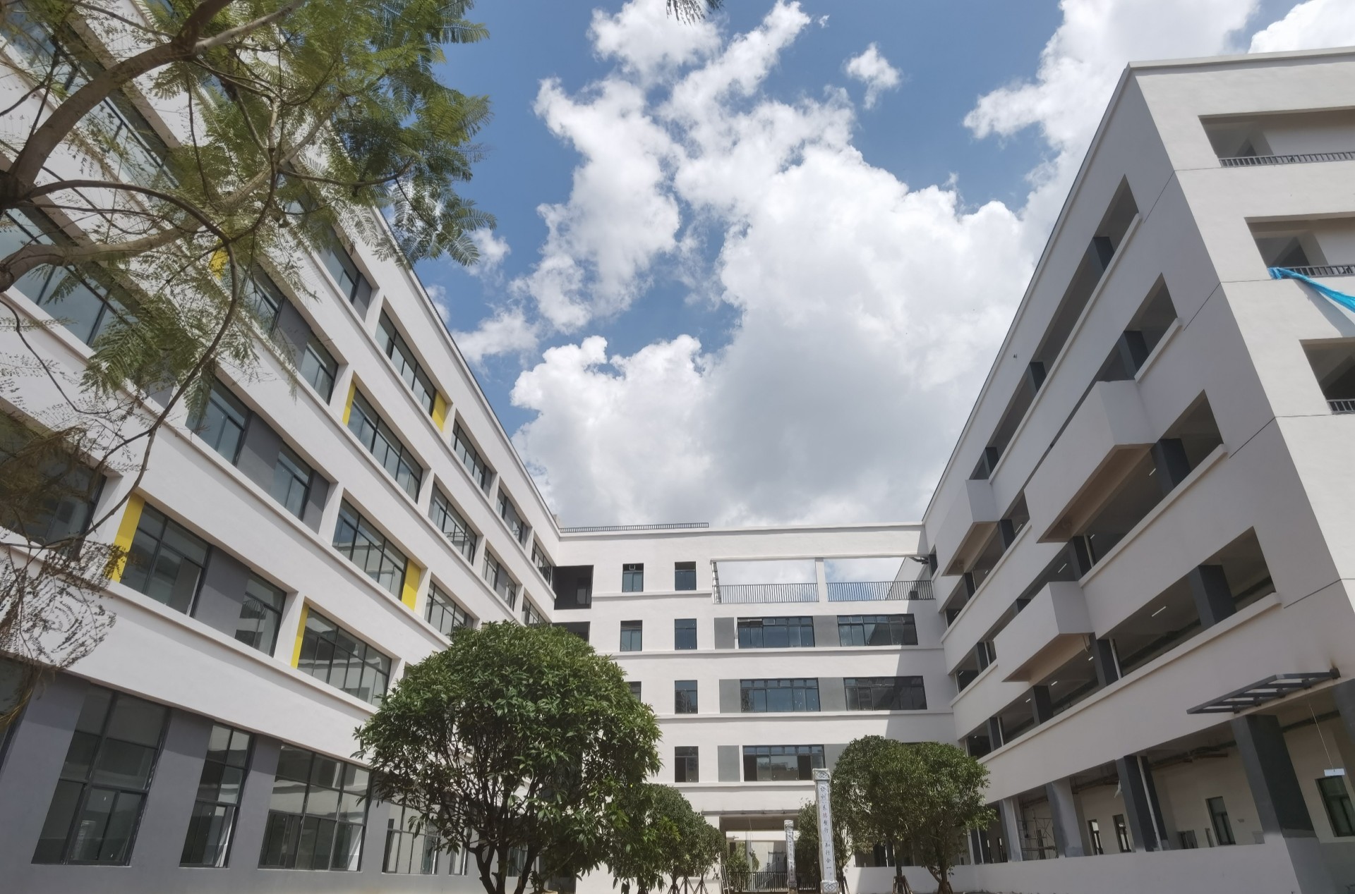 校园展示1.jpg